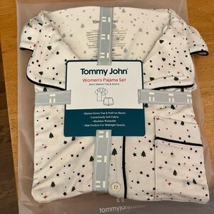 Price reduced! Short sleeve / Short PJ set Coconut Milk Pine dream